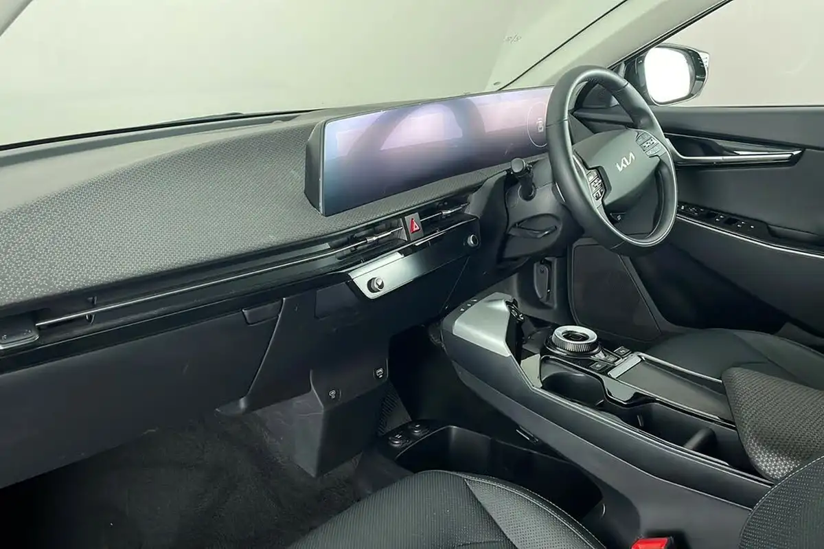 2023-kia-ev6-e-air-big-9