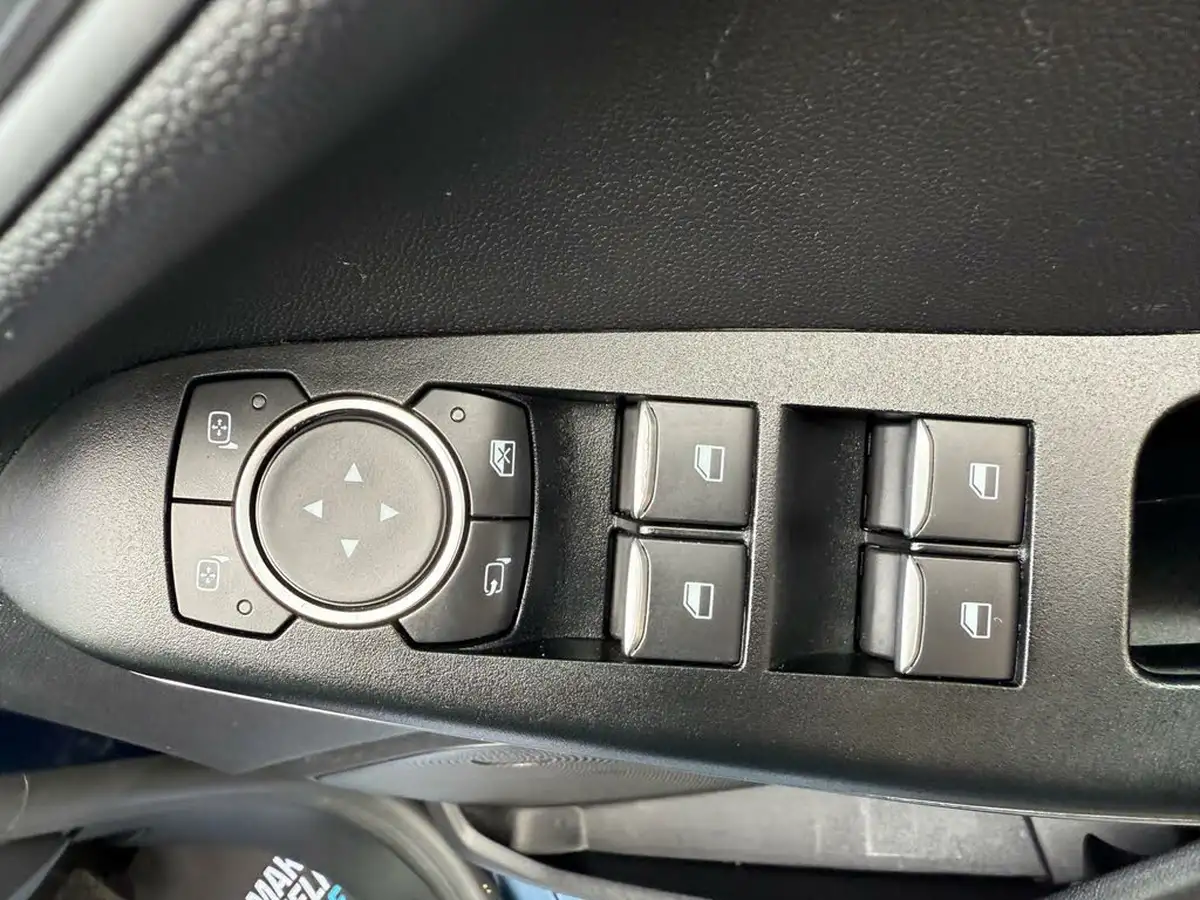 2020-ford-fiesta-10t-titanium-125ps-big-42