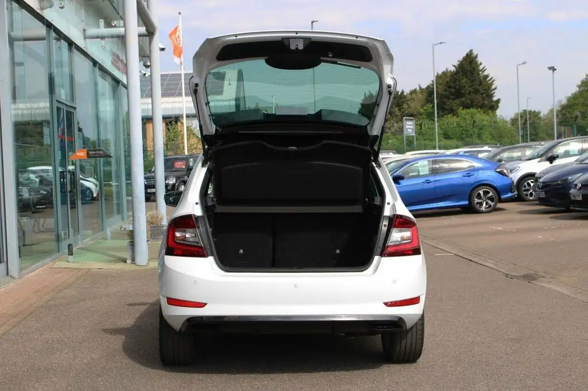 2018-skoda-fabia-10-tsi-monte-carlo-110ps-hatchback-big-6