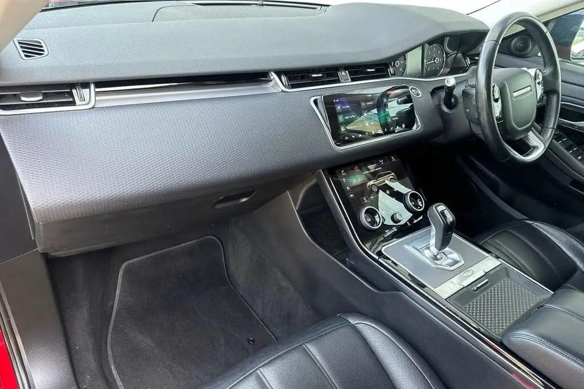 2019-land-rover-range-rover-evoque-20-d180-s-big-1