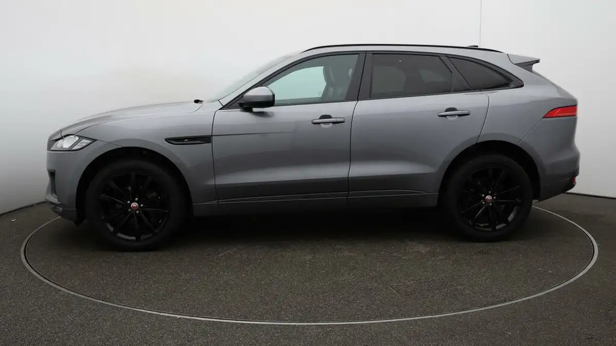 2020-jaguar-f-pace-20-i4d-chequered-flag-180ps-big-58