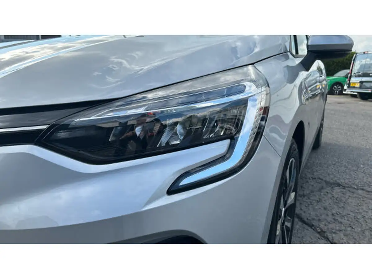 2021-renault-clio-10-tce-iconic-edition-big-7