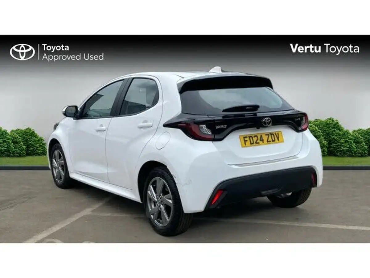 2024-toyota-yaris-15-vvt-i-icon-big-3