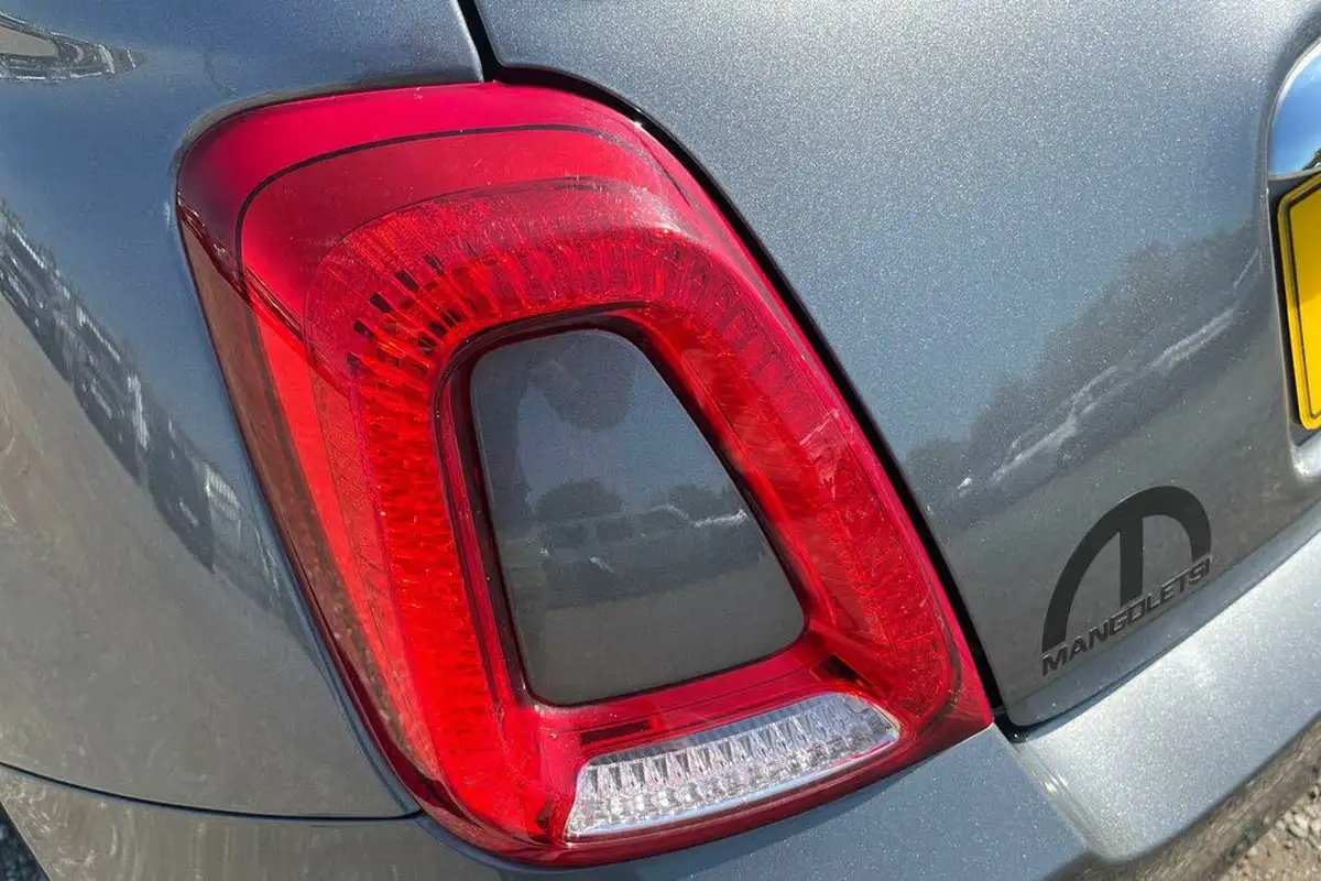2021-fiat-500-10-lounge-big-26