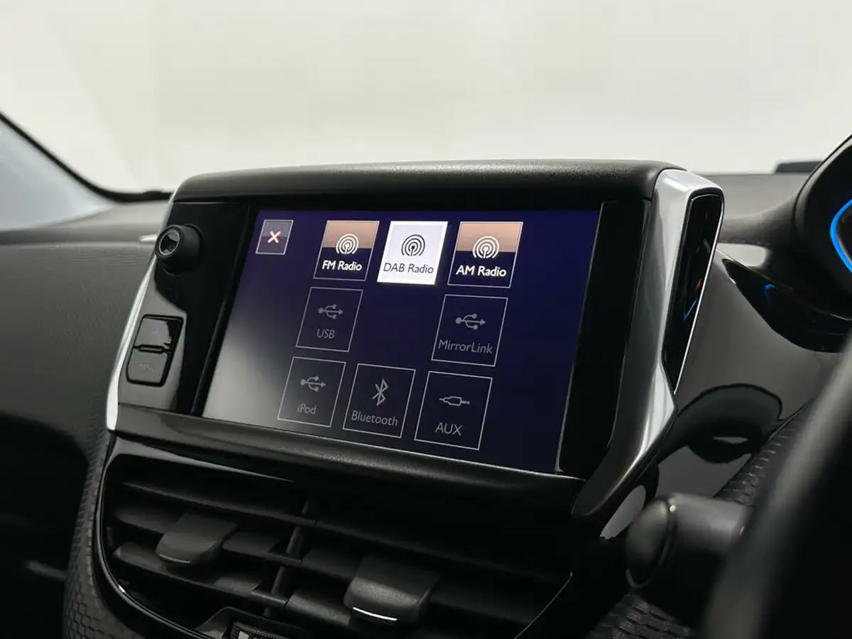 2016-peugeot-2008-suv-12-puretech-allure-82bhp-big-19