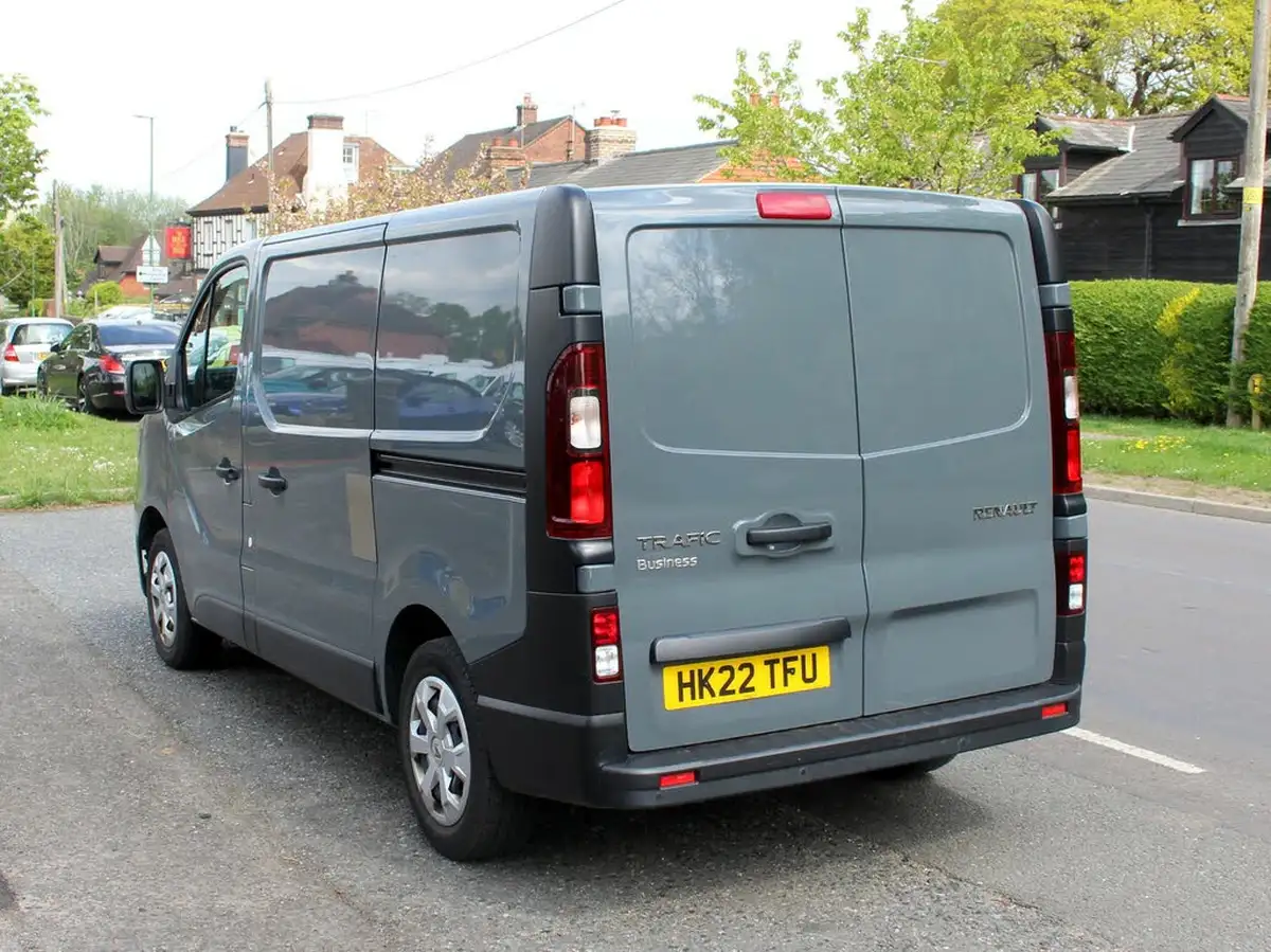 2022-renault-trafic-20dci-sl28-130-business-big-3