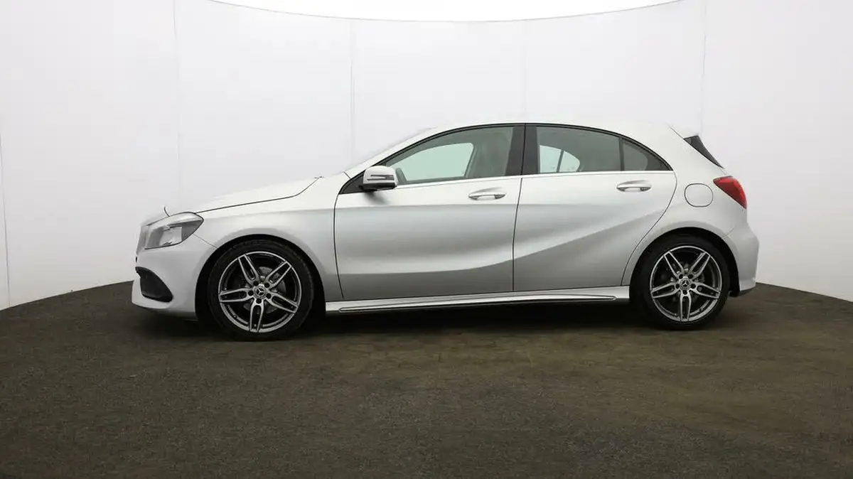 2018-mercedes-benz-a-class-16-a180-amg-line-ss-big-62