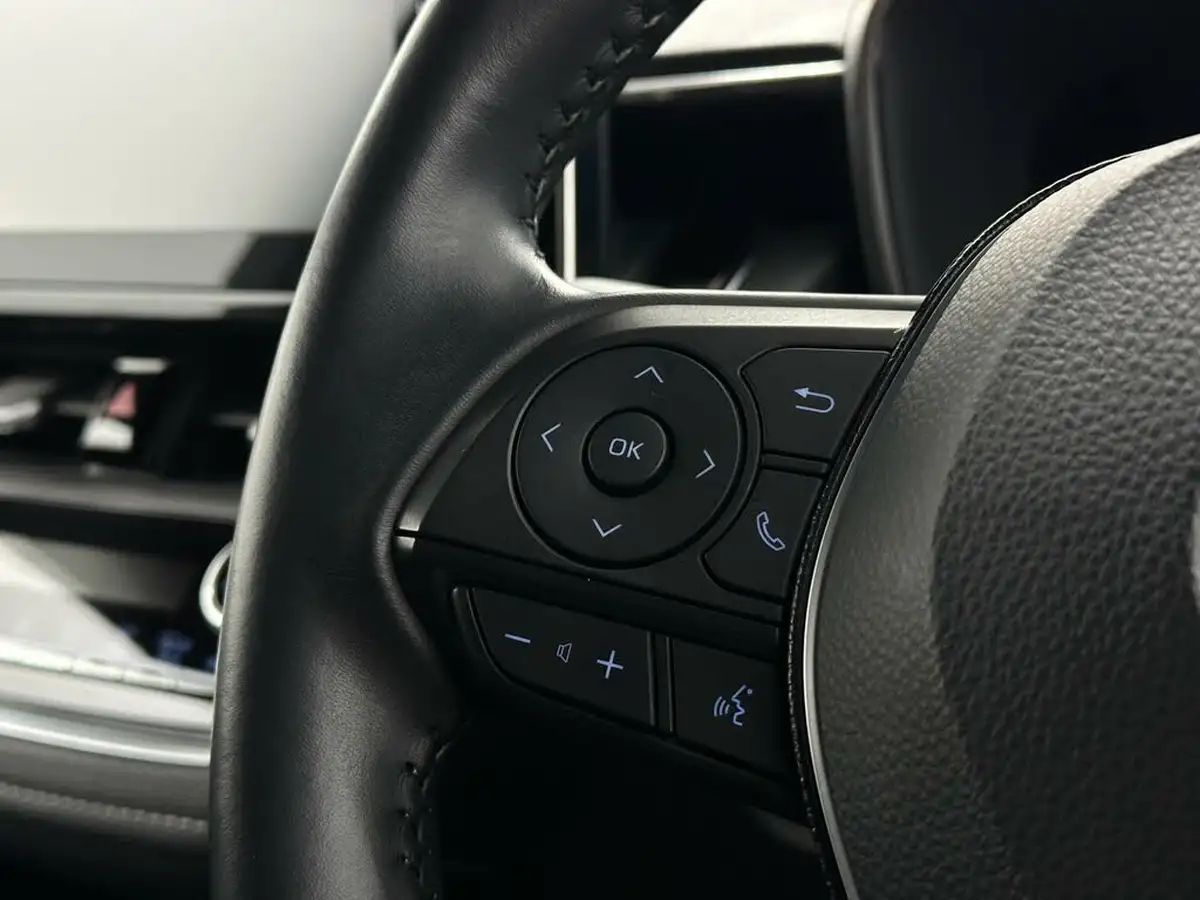 2019-toyota-corolla-18-vvt-i-icon-spare-wheel-hatchback-5d-big-12