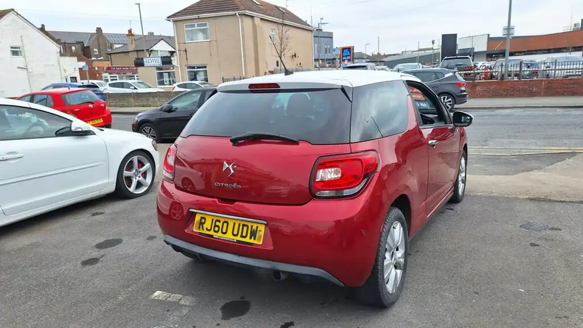 2011-citroen-ds3-16-dstyle-auto-big-3