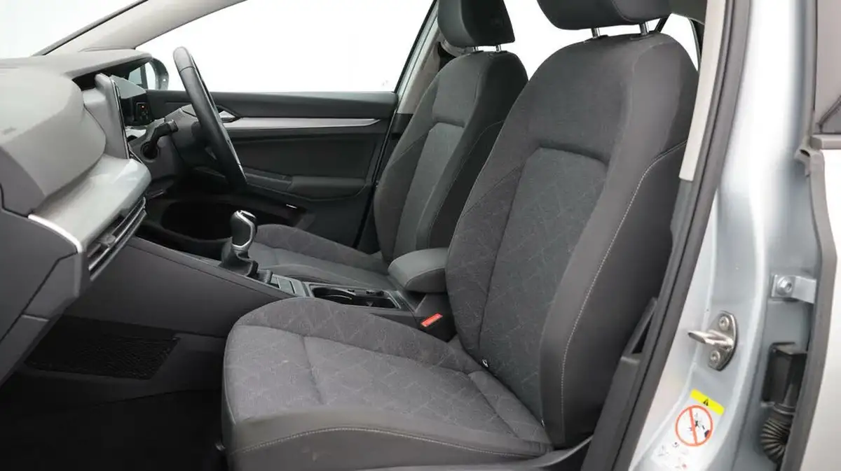 2022-volkswagen-golf-10-tsi-life-hatchback-big-14