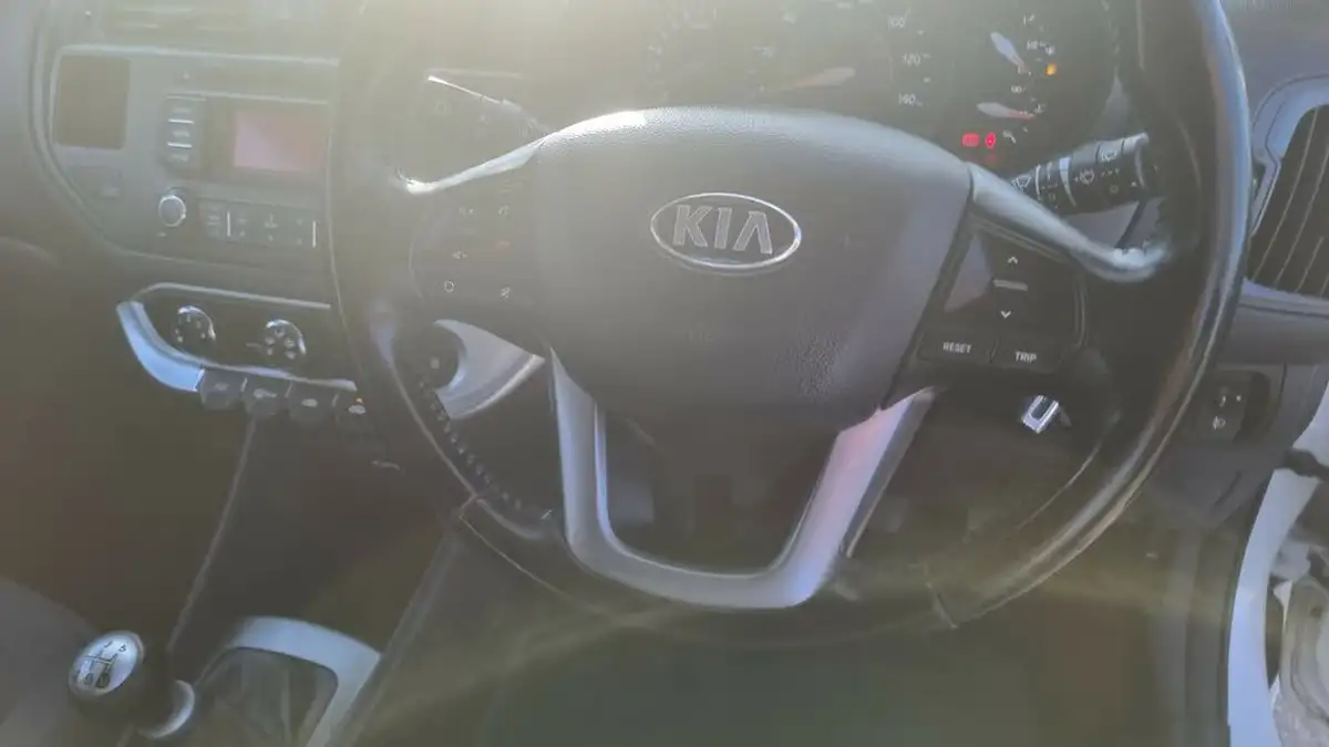 2014-kia-rio-125-2-3d-big-16