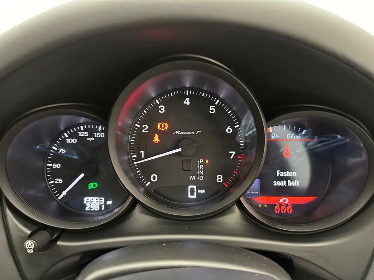 2022-porsche-macan-20-big-14