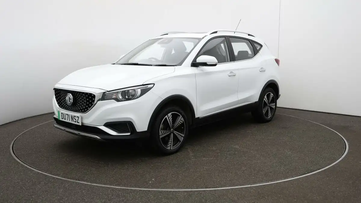 2021-mg-zs-suv-e-exclusive-ev-big-3