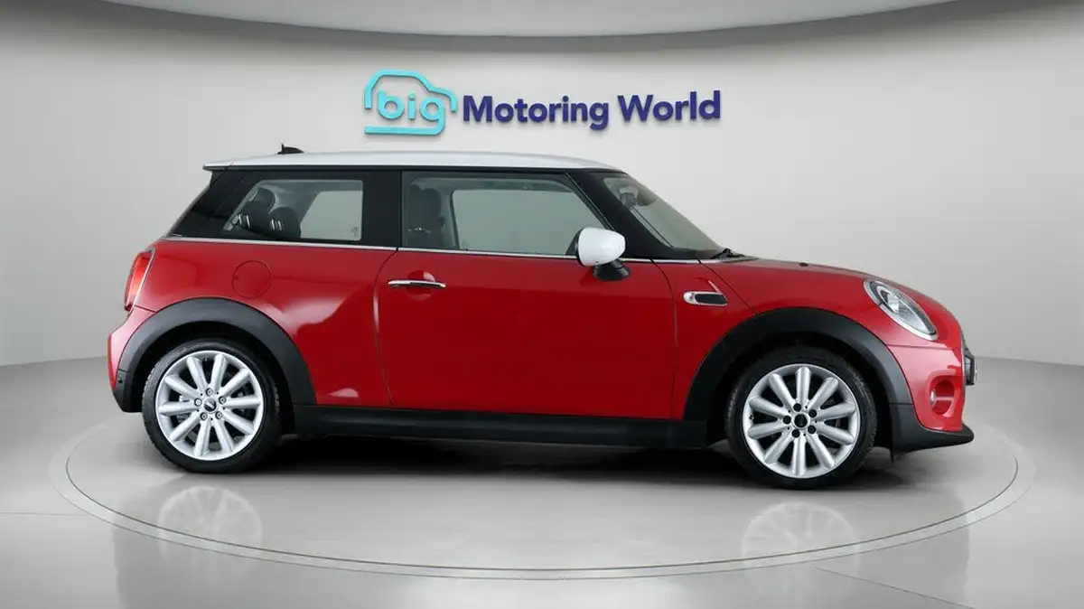 2020-mini-cooper-15-cooper-classic-hatchback-3d-big-8