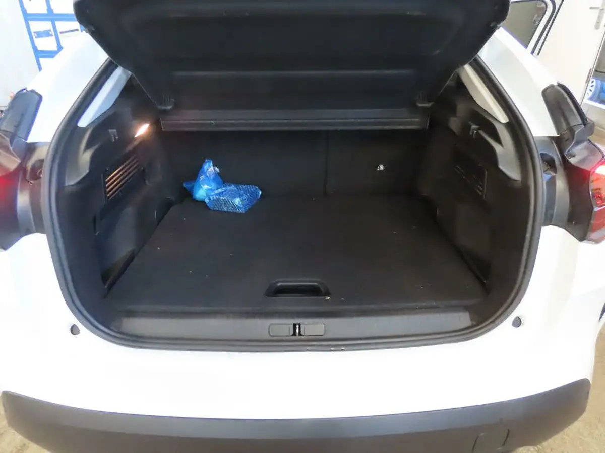 2022-citroen-c4-12-puretech-shine-130ps-big-9