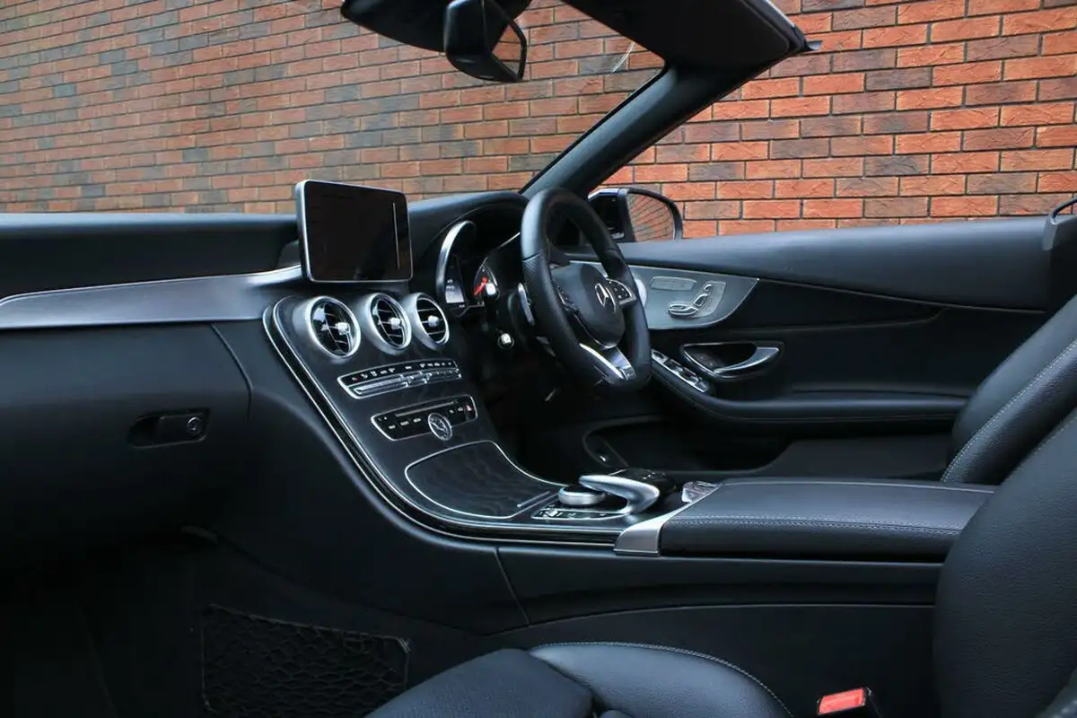 2017-mercedes-benz-c-class-21d-c220d-amg-line-ss-cabriolet-2d-4matic-9g-tronic-plus-big-18