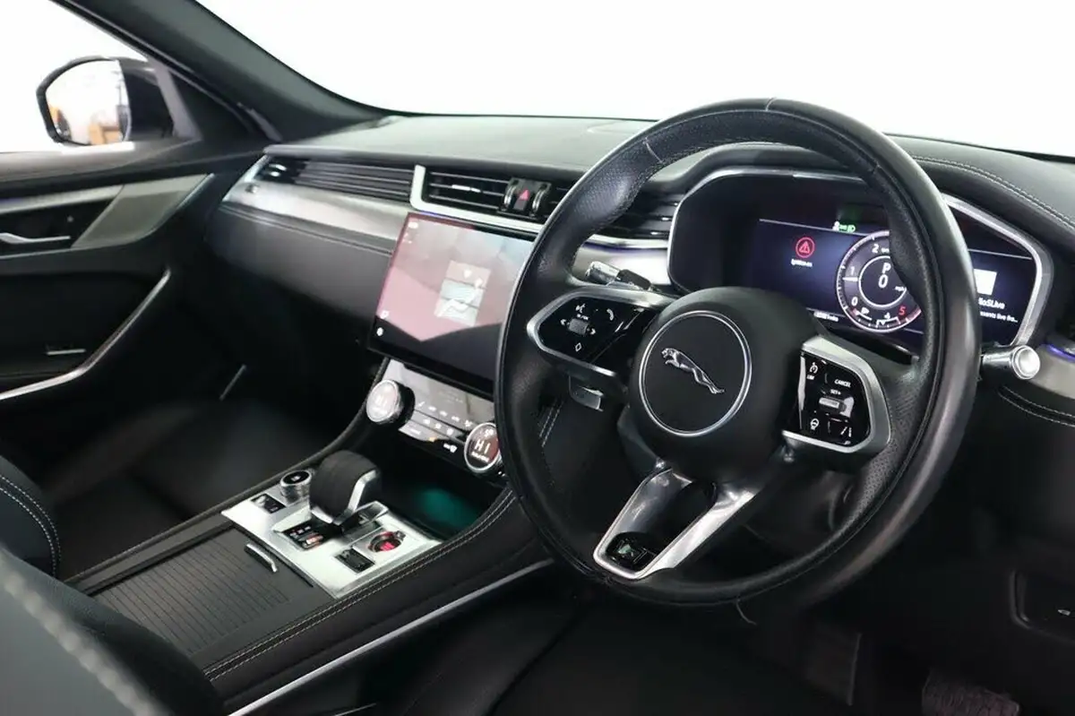2021-jaguar-f-pace-20-d200-r-dynamic-s-mhev-big-8