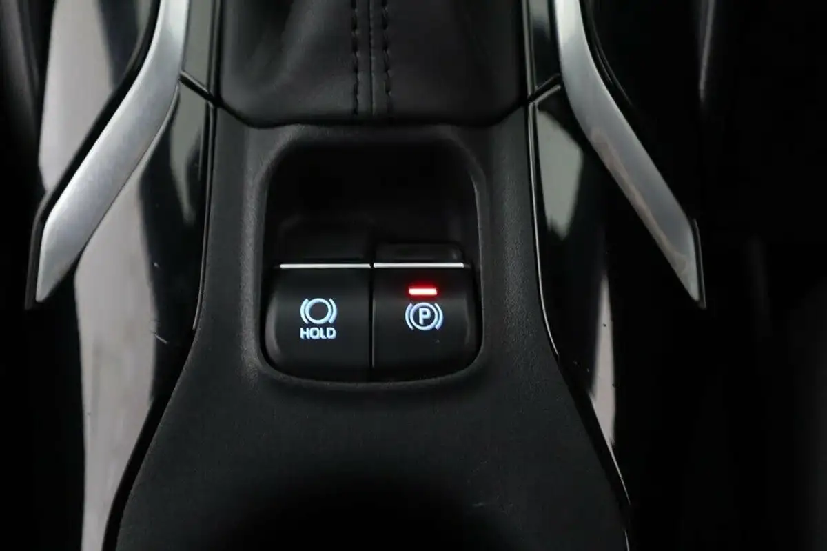 2022-toyota-corolla-18-vvt-i-icon-120bhp-trk-hatchback-5d-big-18