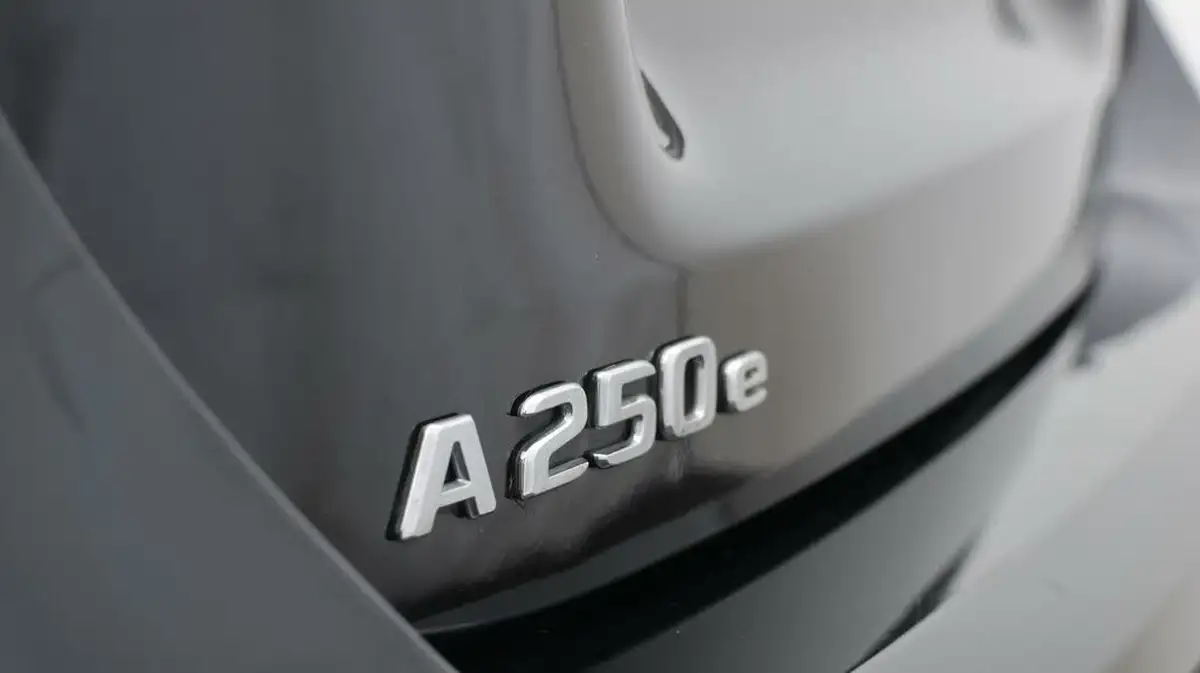 2022-mercedes-benz-a-class-13-a250e-amg-line-edition-hatchback-5d-big-20