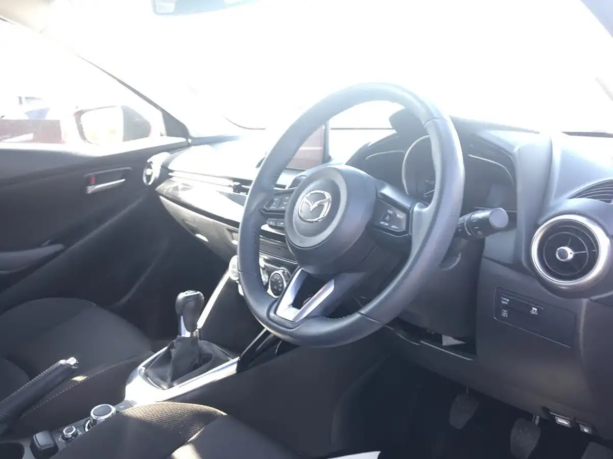 2023-mazda-mazda2-15-skyactiv-g-se-l-big-2