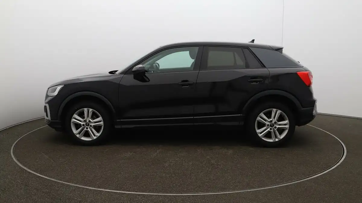 2022-audi-q2-10-30-tfsi-sport-big-53