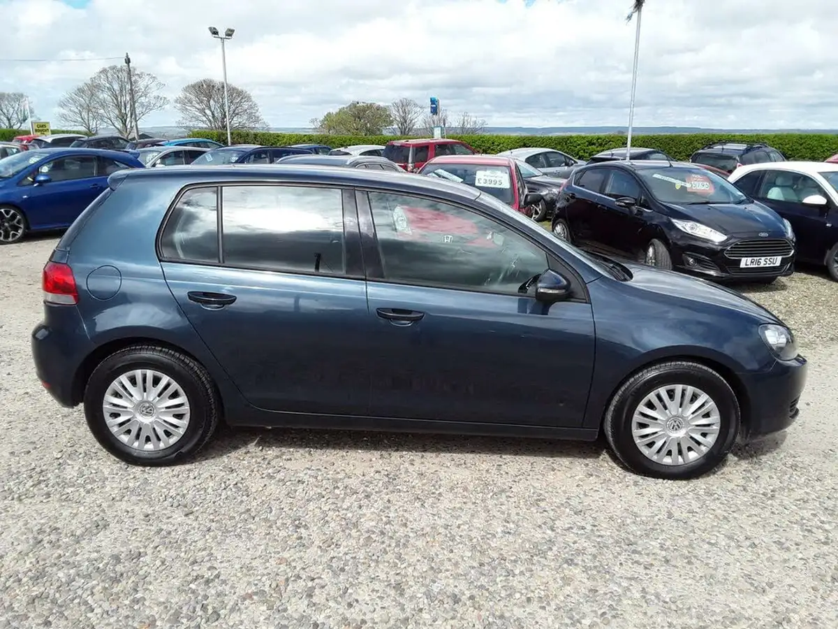 2011-volkswagen-golf-16td-s-hatchback-5d-big-7