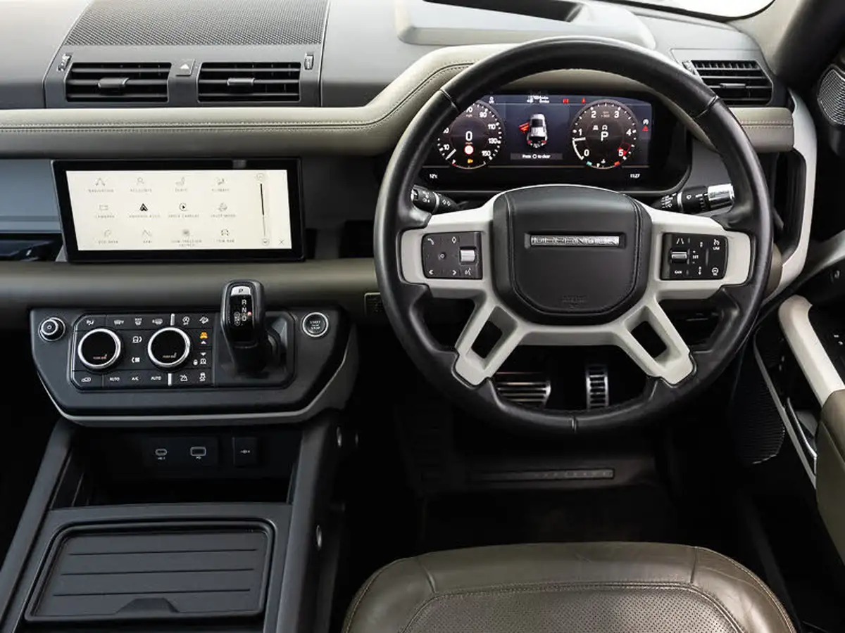 2020-land-rover-110-defender-20-d240-hse-110-big-7