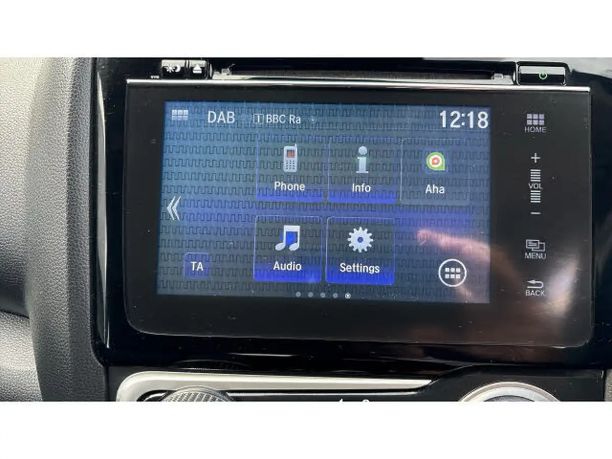 2019-honda-jazz-13-i-vtec-se-cvt-big-24