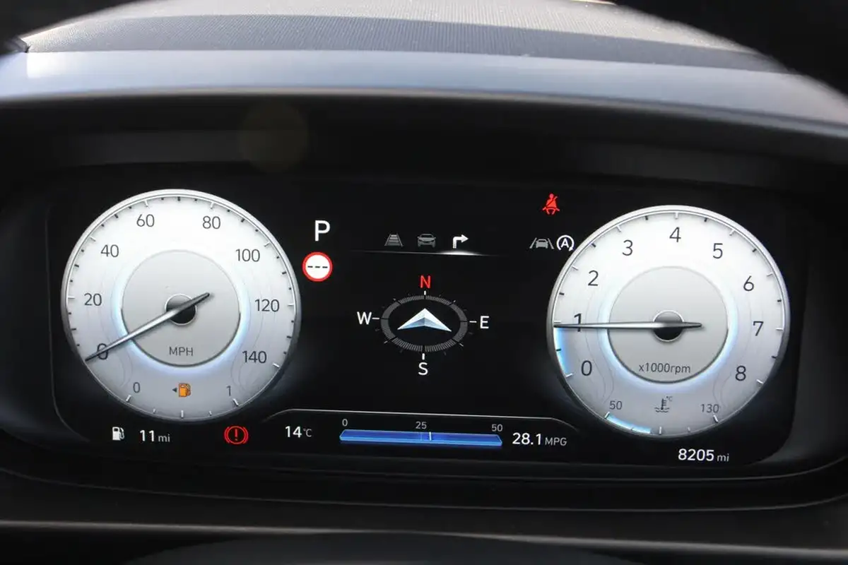 2024-hyundai-i20-10-t-gdi-advance-dct-big-13