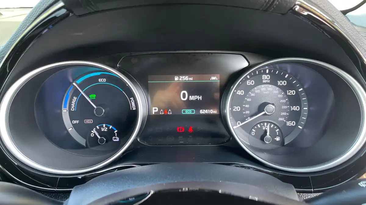 2022-kia-xceed-16-gdi-3-big-12