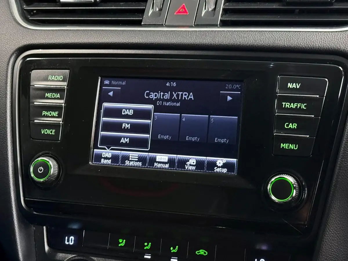 2014-skoda-octavia-20tdi-vrs-estate-dsg-big-45