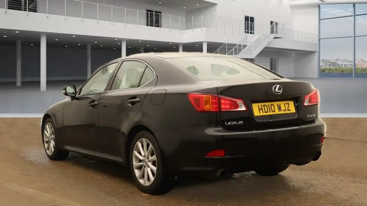 2010-lexus-is-250-25-se-i-saloon-4d-big-6