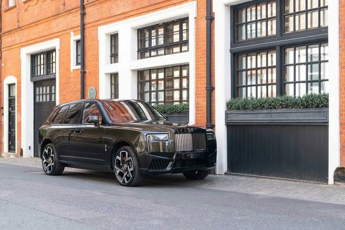2024-rolls-royce-cullinan-675-black-badge-big-11