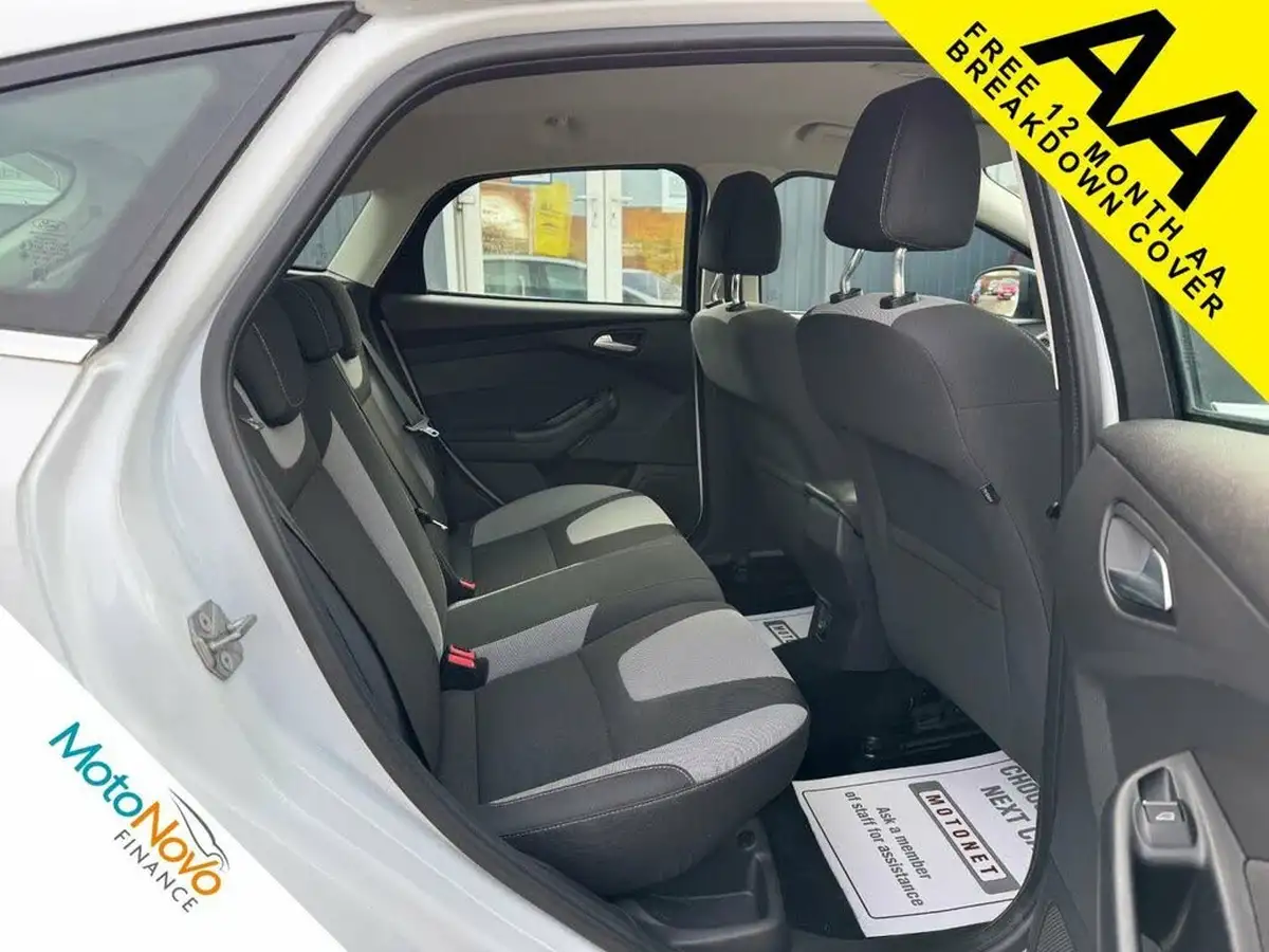 2013-ford-focus-16-zetec-s-scti-182ps-hatchback-big-6