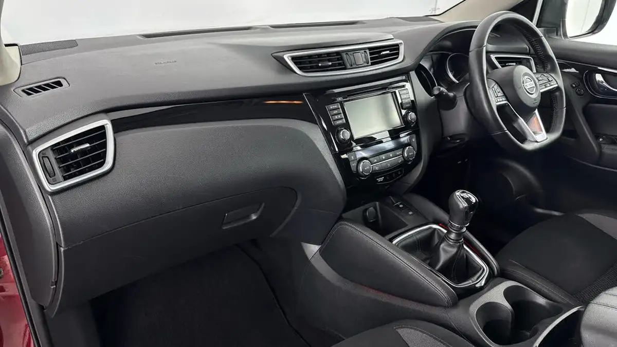2019-nissan-qashqai-13-dig-t-acenta-premium-140ps-big-9