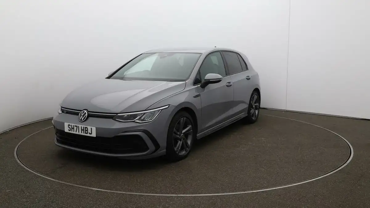 2021-volkswagen-golf-big-11