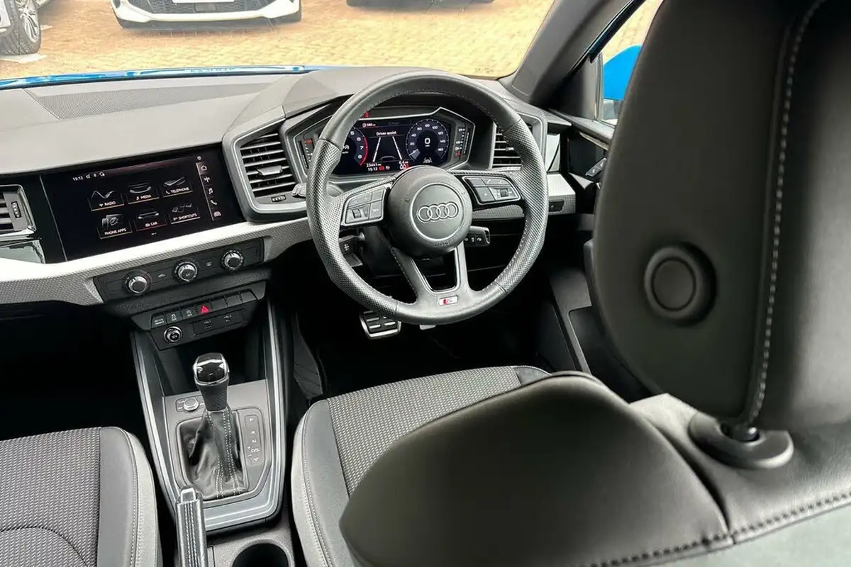 2019-audi-a1-10-30-tfsi-s-line-tronic-big-32