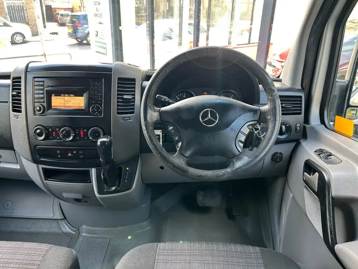 2011-mercedes-benz-sprinter-21td-310cdi-swb-high-roof-van-big-8