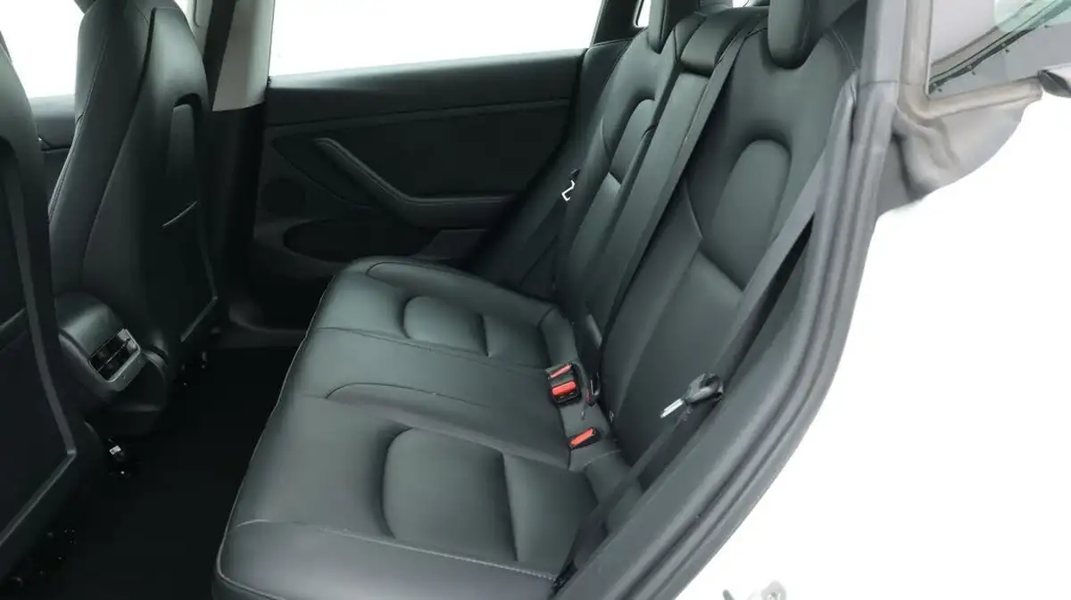 2021-tesla-model-3-e-long-range-4x4-big-16