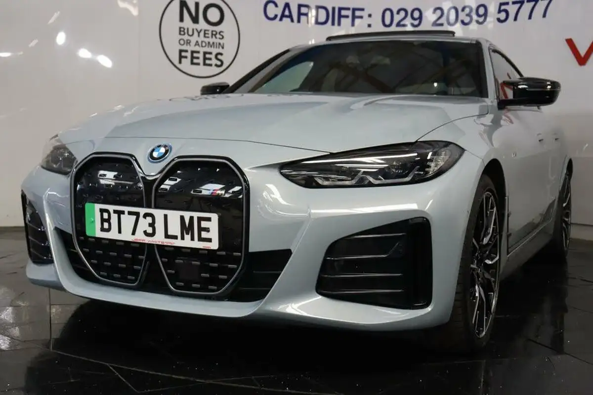 2023-bmw-i4-e-m50-big-12