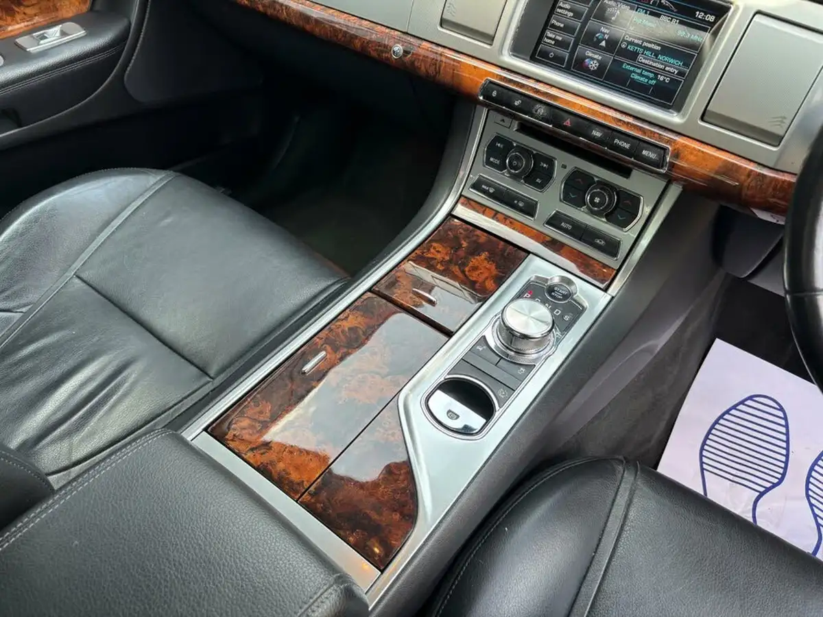 2012-jaguar-xf-22td-luxury-190ps-saloon-4d-auto-big-12