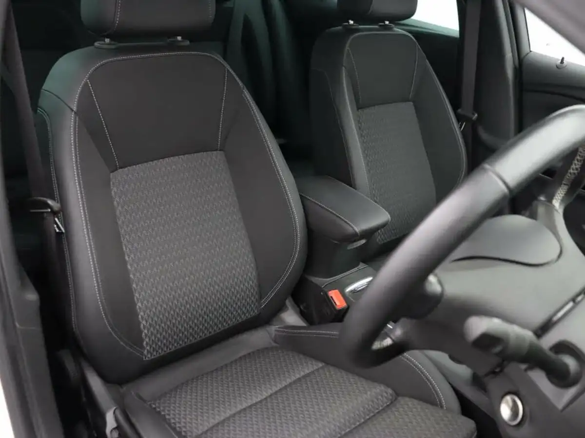 2019-vauxhall-astra-14i-16v-turbo-griffin-ss-big-6