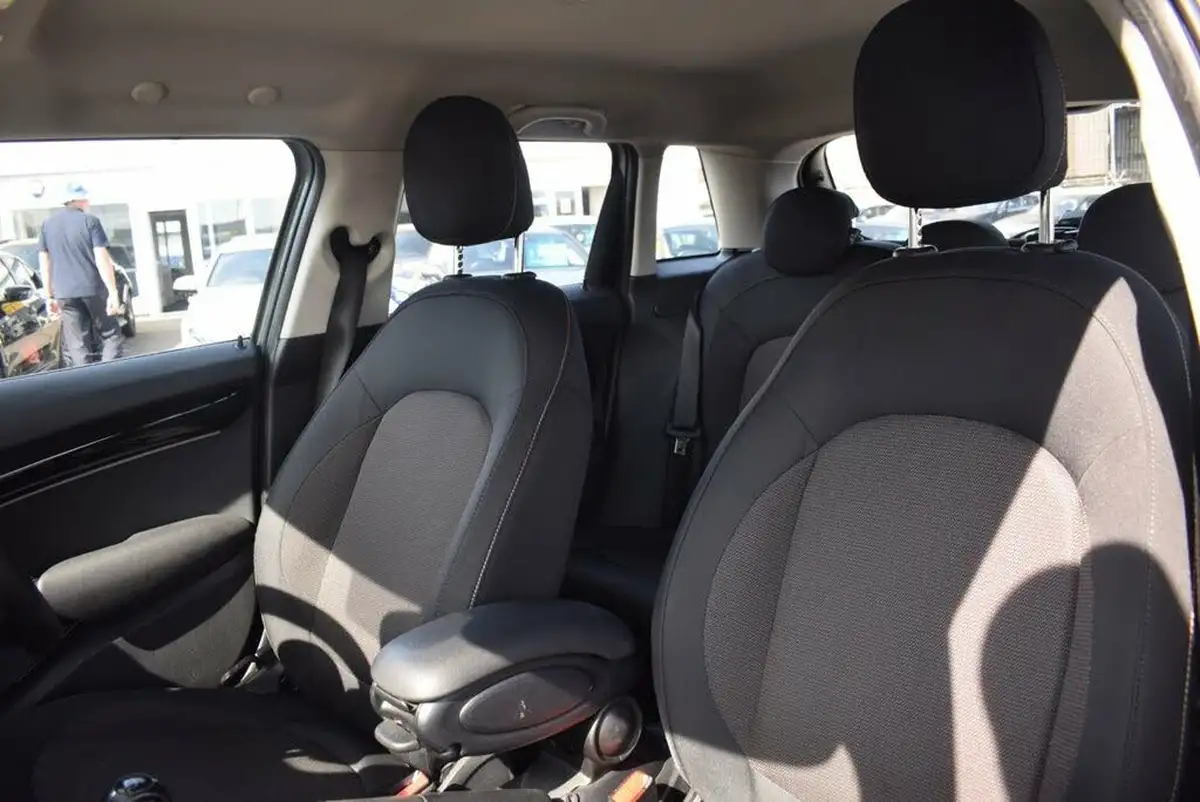 2021-mini-cooper-15-cooper-classic-hatchback-5d-big-8
