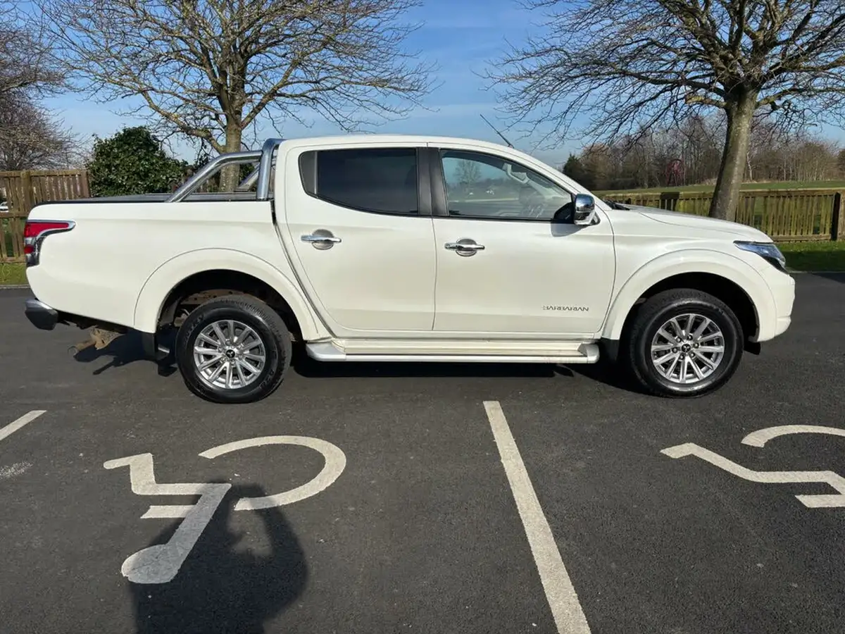 2017-mitsubishi-l200-24di-d-barbarian-178bhp-eu6-auto-big-7