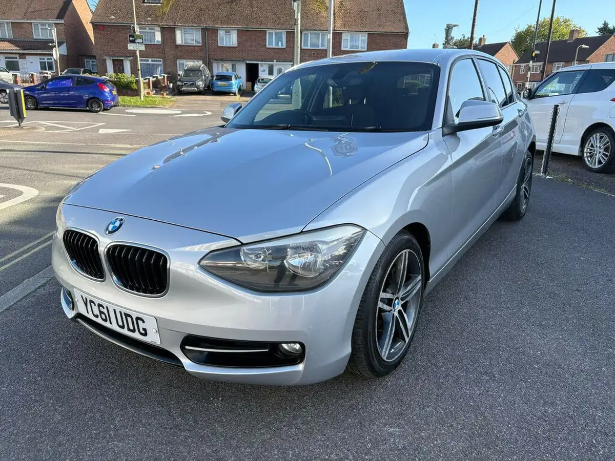 2011-bmw-1-series-20td-120d-sport-hatchback-5d-big-2
