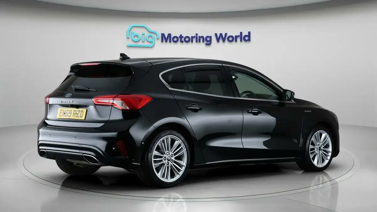 2020-ford-focus-15-vignale-hatchback-big-6