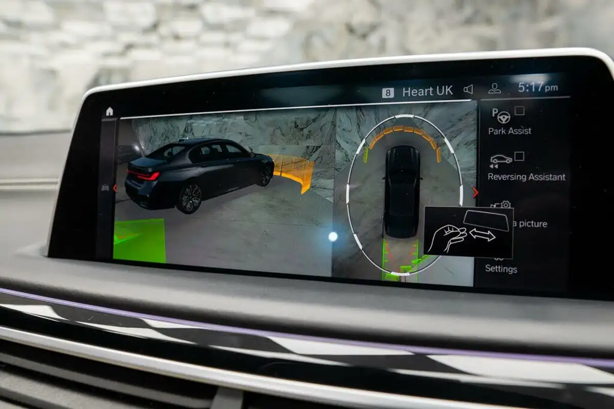 2020-bmw-7-series-66-m760li-big-22