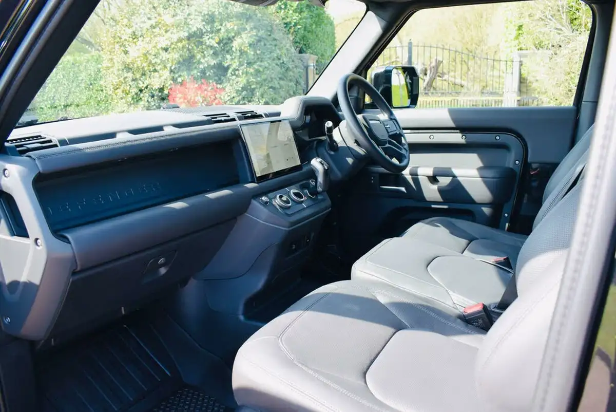 2024-land-rover-90-defender-30-d350-hard-top-x-dynamic-hse-90-big-10
