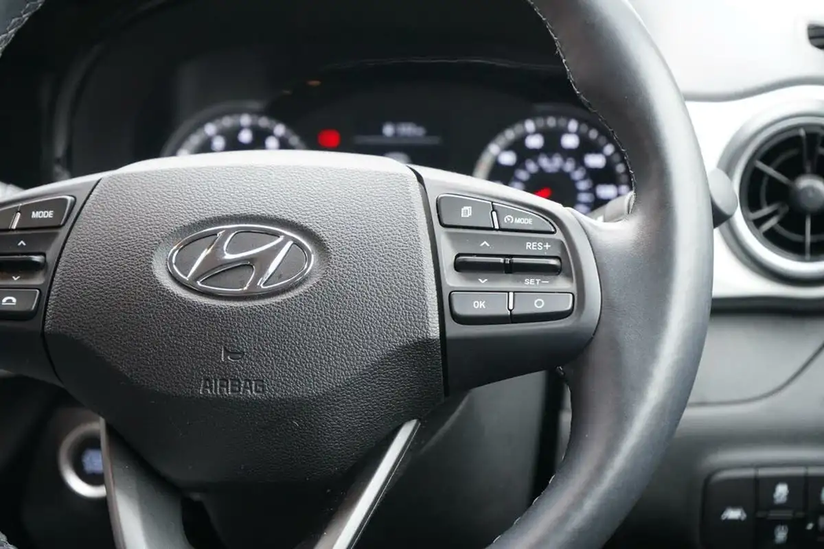 2023-hyundai-i10-10-premium-big-57
