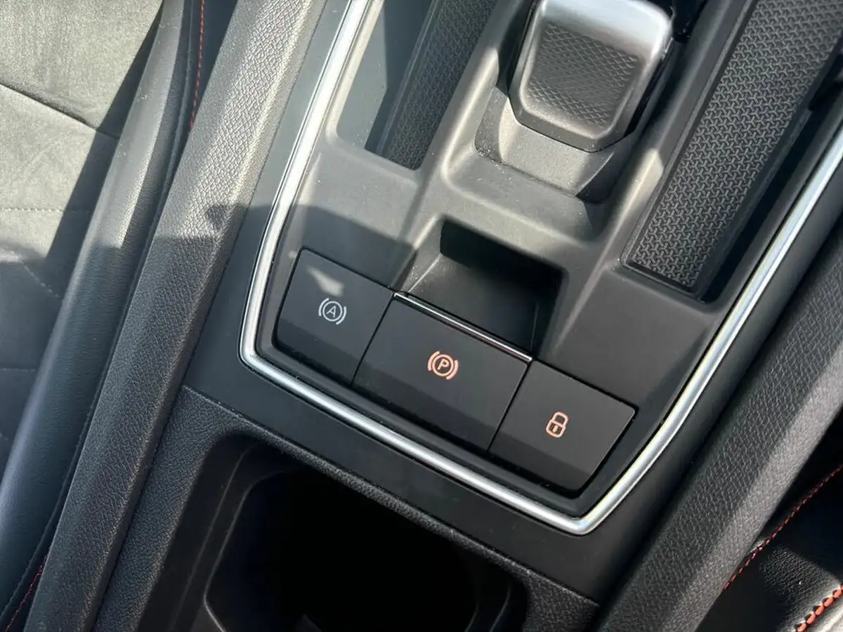 2021-seat-leon-10-etsi-evo-fr-sport-hatchback-big-35